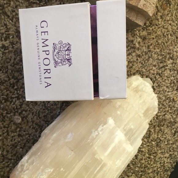 Genuine Emerald Pine Scented Candle & Chrome Diopside Bracelet - Picture 12 of 15